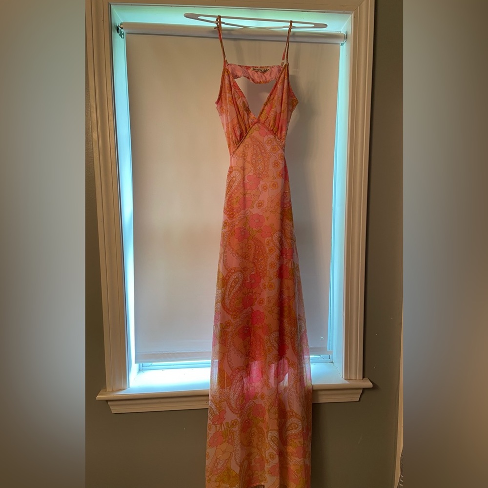 Maxi open back dress.